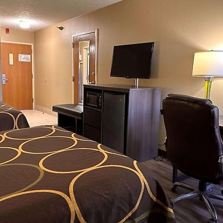 Super 8 By Wyndham Bellefontaine Hotel Buitenkant foto