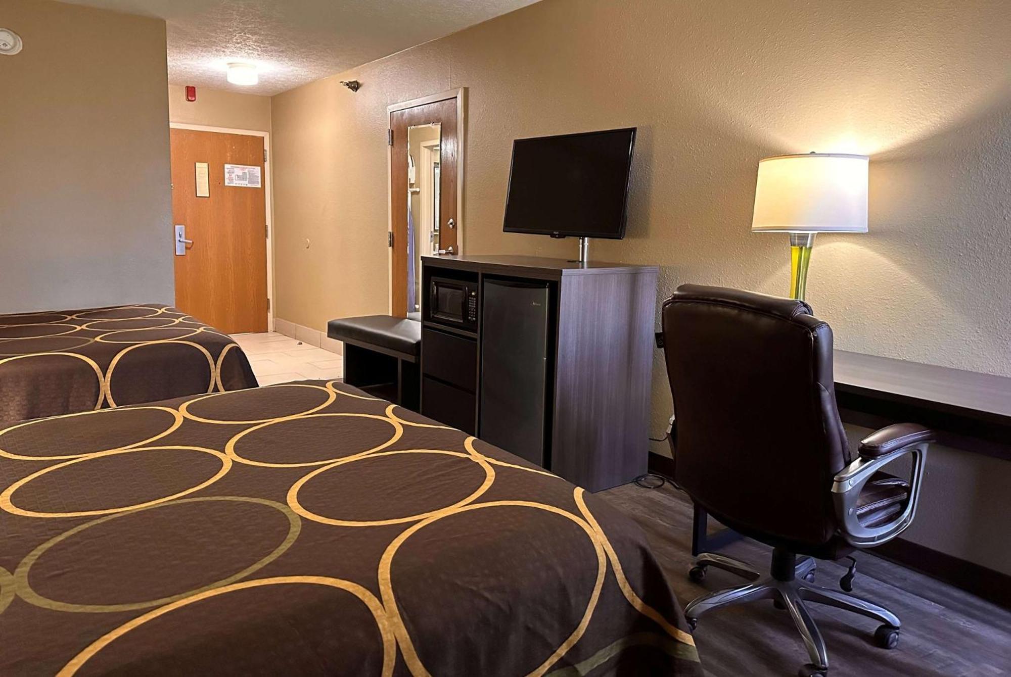 Super 8 By Wyndham Bellefontaine Hotel Buitenkant foto