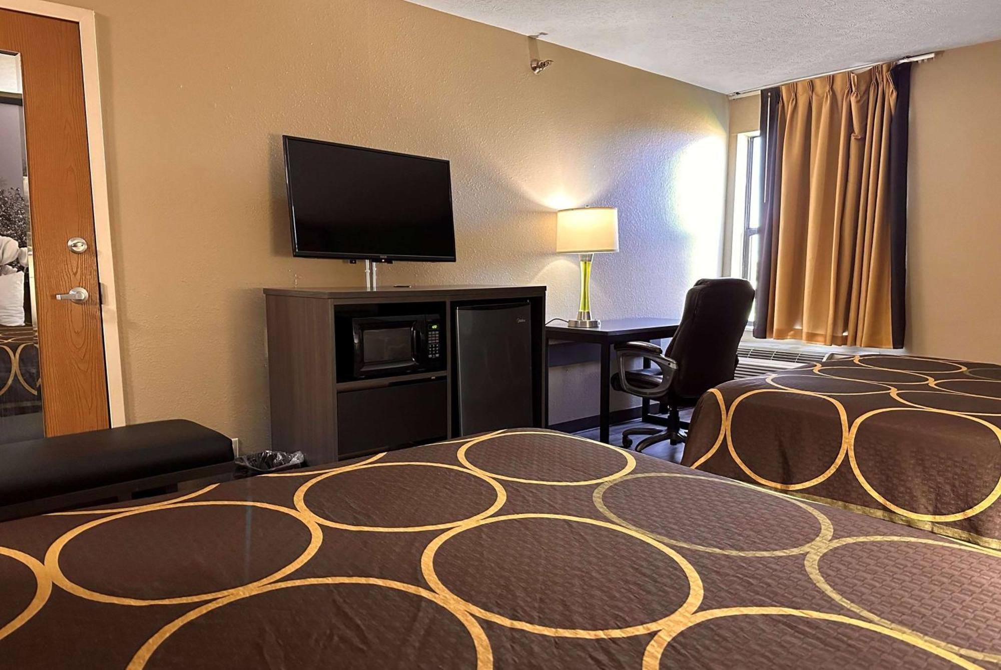 Super 8 By Wyndham Bellefontaine Hotel Buitenkant foto