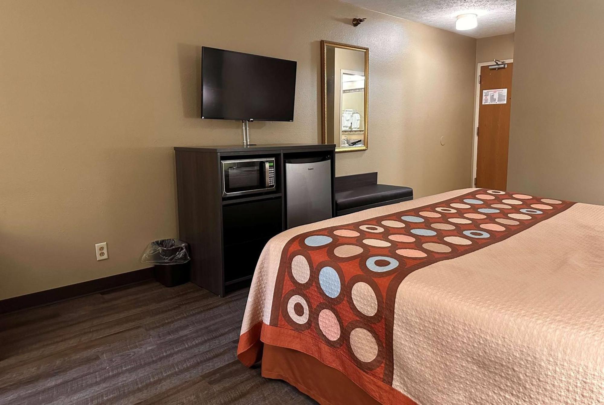 Super 8 By Wyndham Bellefontaine Hotel Buitenkant foto