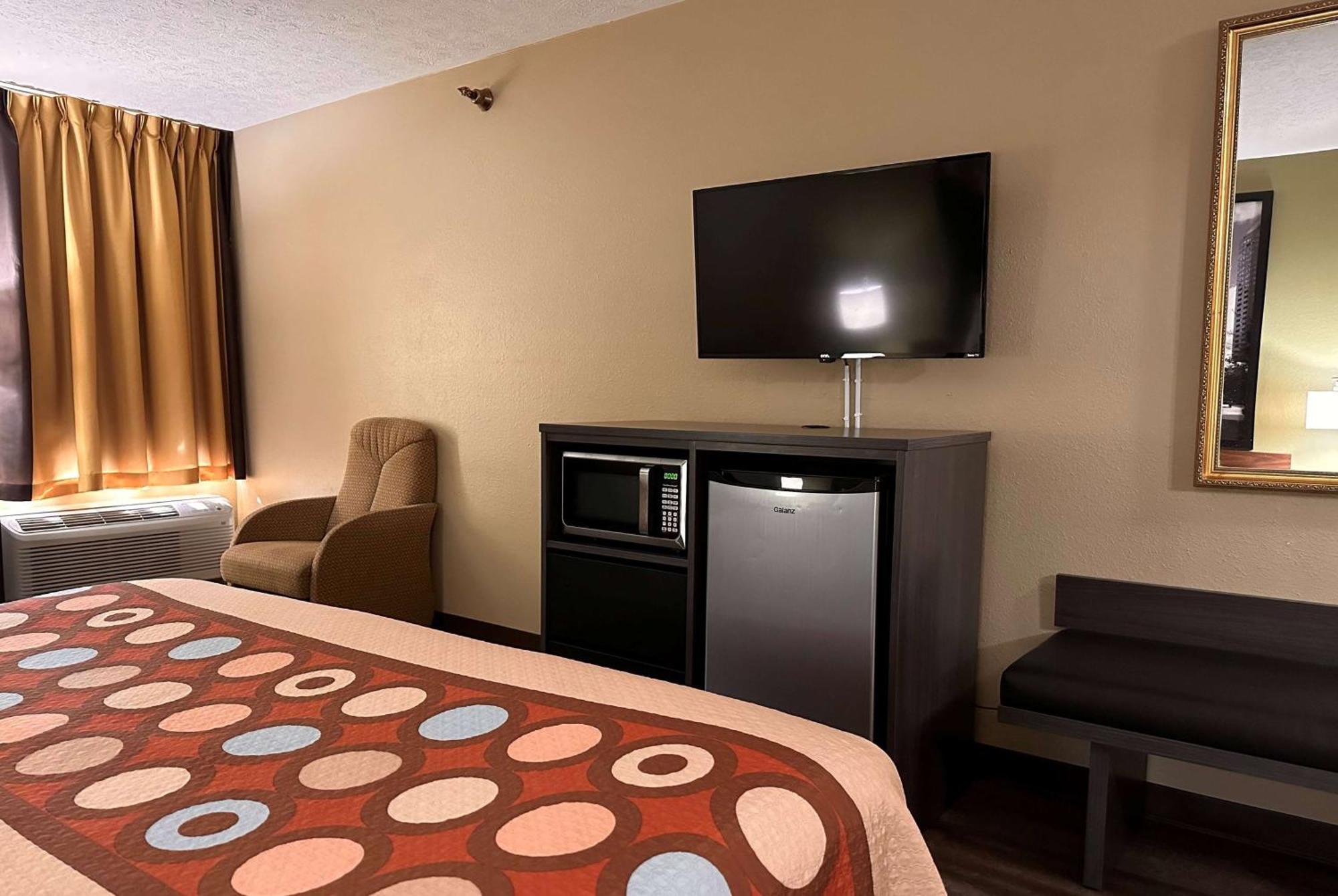 Super 8 By Wyndham Bellefontaine Hotel Buitenkant foto