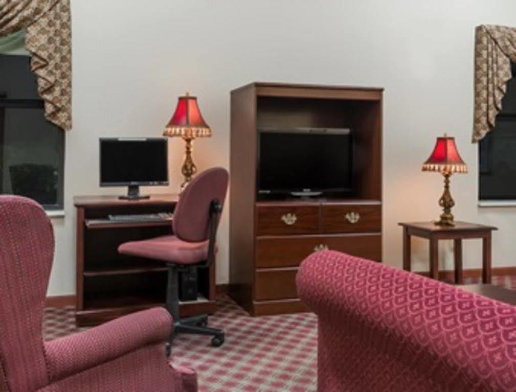 Super 8 By Wyndham Bellefontaine Hotel Buitenkant foto