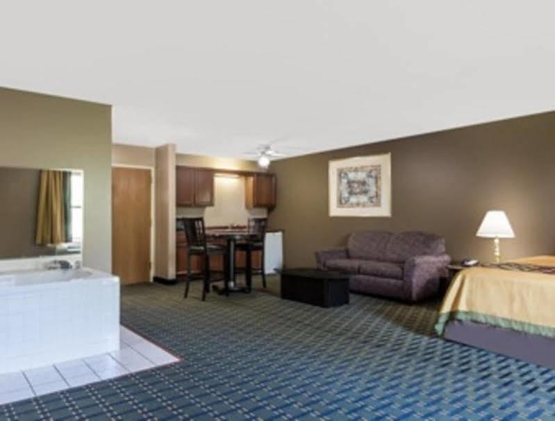 Super 8 By Wyndham Bellefontaine Hotel Buitenkant foto