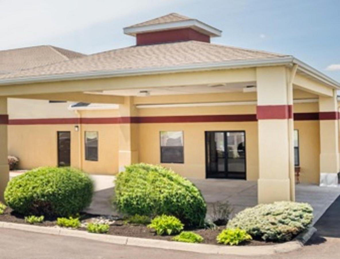 Super 8 By Wyndham Bellefontaine Hotel Buitenkant foto